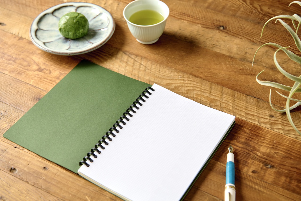 GRID LIFE PLANNER 抹茶色カバーと方眼ページ